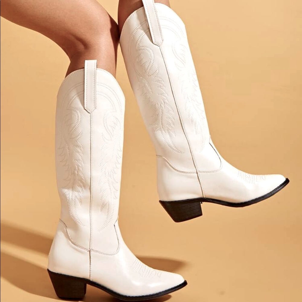 Emery Rose White Cowgirl Boots